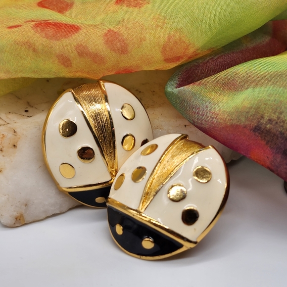 FP Selected Vintage Lady Bug Gold Earrings Vintage Clips Ladybug Jewelry - Picture 1 of 9